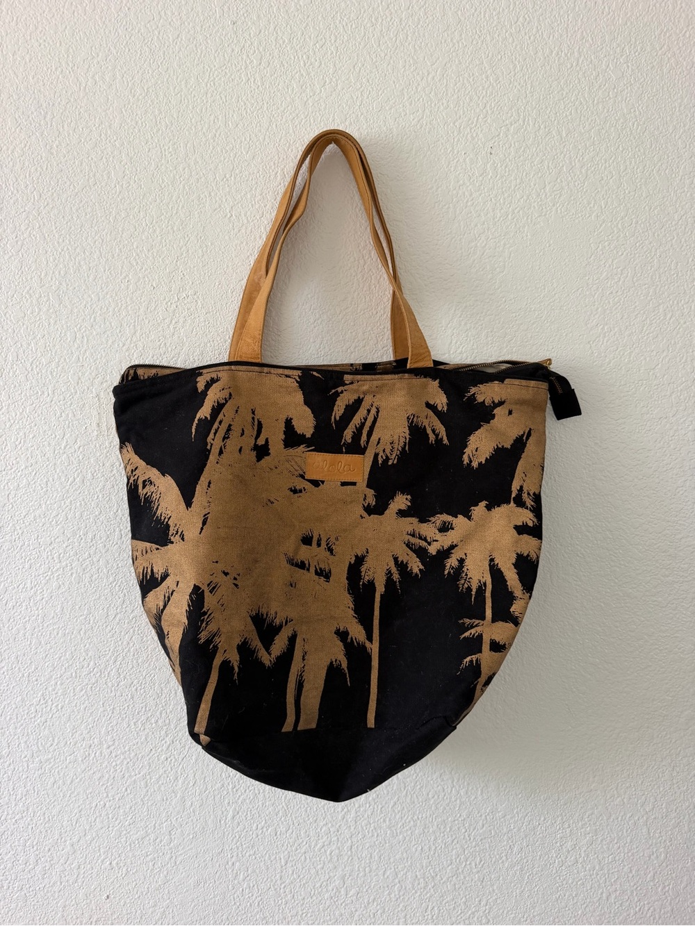 ALOLA Canvas Palm Tree Tote Bag in Black and Tan